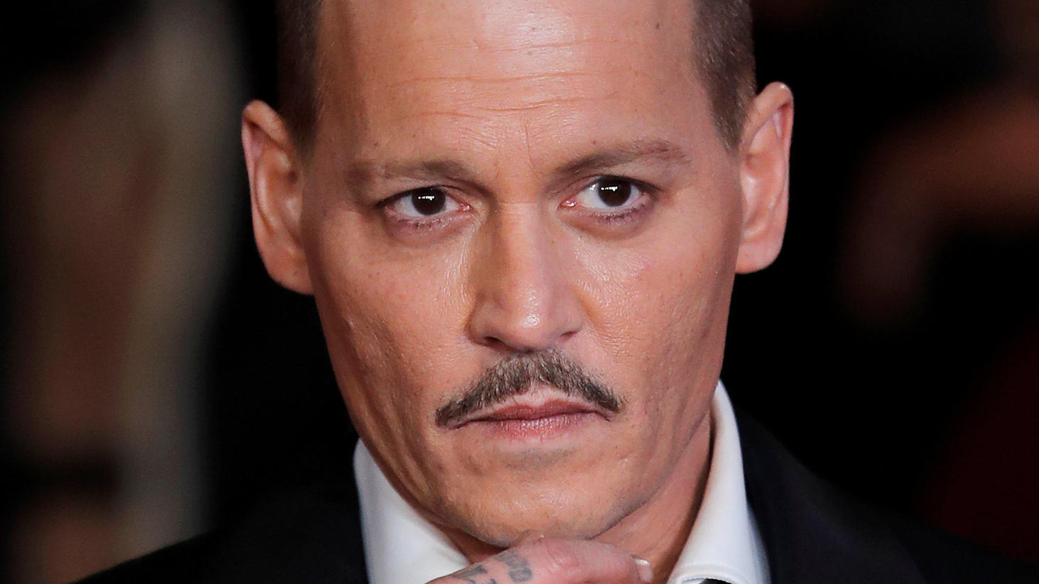 Rufmord! Johnny Depp verklagt seine Exfrau Amber Heard Angeblicher Rufmord! Johnny Depp verklagt seine Exfrau Amber Heard auf 50 Millionen Dollar Schadenersatz.
