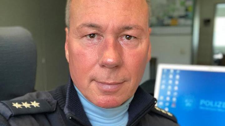 'Blaulicht Report'-Polizist Martin Hintzen im Krankenhaus Ist als Polizist in 'Der Blaulicht Report' zu sehen: Martin Hintzen