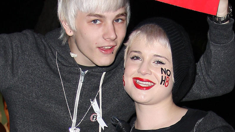 Kelly Osbourne: Verlobter betrog sie mit Transsexueller Kelly Osbourne: Verlobter betrog sie mit Transsexueller