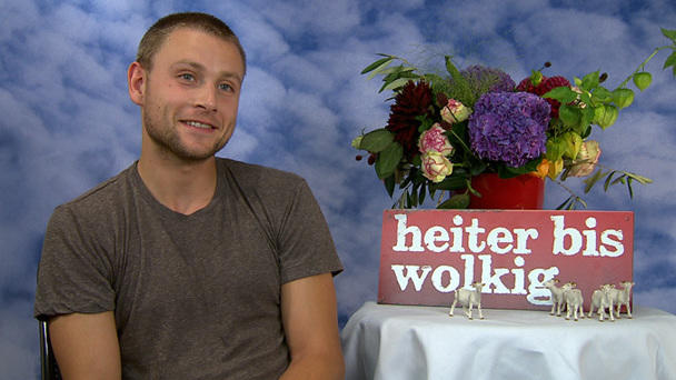 Exklusives Interview zu 'Heiter bis wolkig' Max Riemelt: "Privat bin ich voll schüchtern"