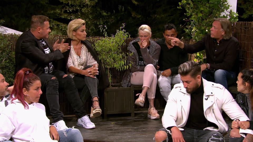 Nominierungs-Klatsche im Sommerhaus Willi Herren in Erklärungsnot