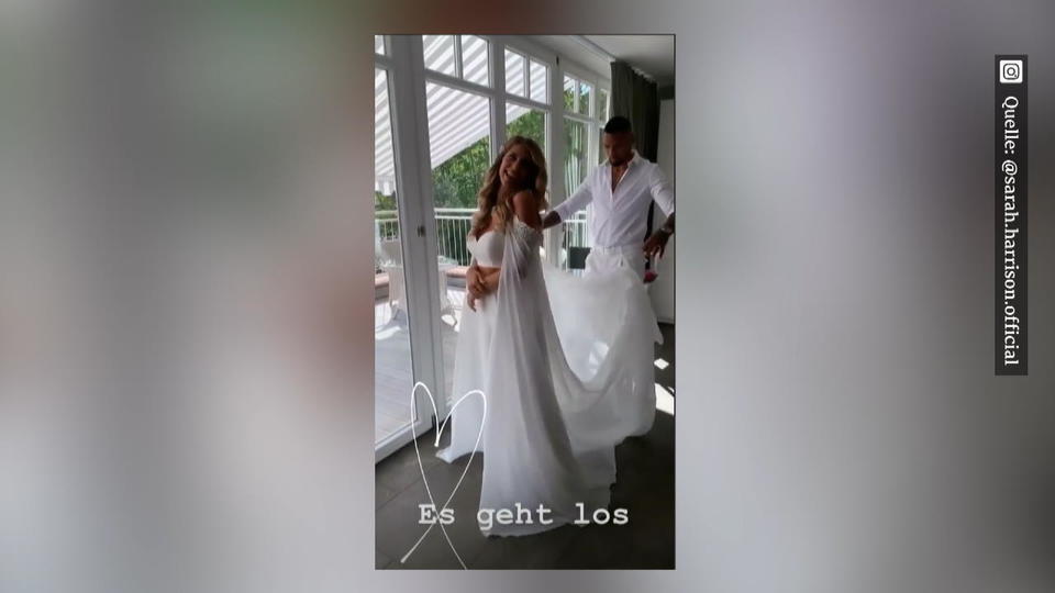 Sie feiern eine fette Pre-Wedding-Party Hochzeits-Countdown für die Harrisons!
