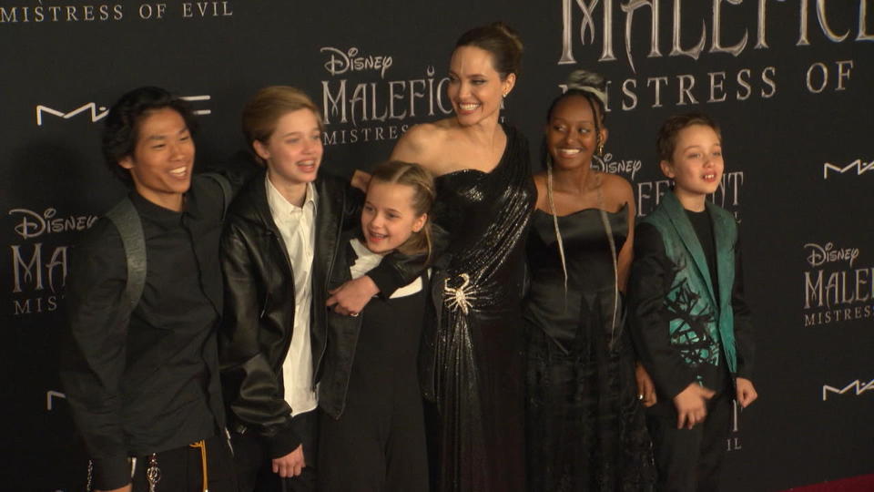 Sind die aber alle groß geworden! Angelina Jolie mit Kindern bei Maleficent-2-Premiere