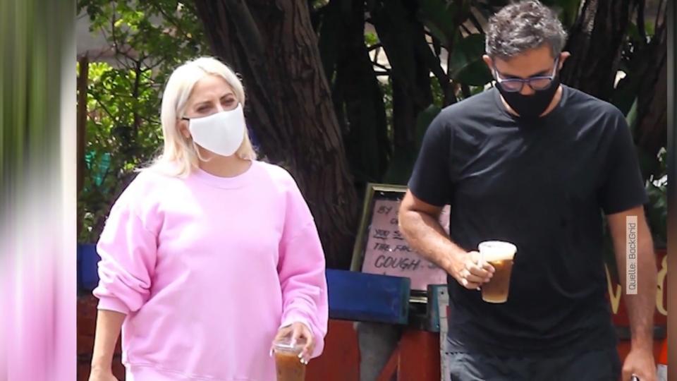 Sängerin unten ohne unterwegs Lady Gaga hat ihre Hose vergessen