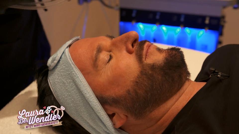 Laura & der Wendler - Jetzt wird geheiratet Wendler im Schönheits-Salon