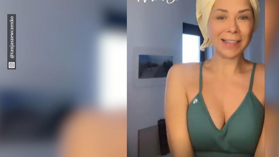 Vom A-Körbchen zum B-Körbchen - für umsonst! Tanja Szewczenko freut sich über ihre Brüste