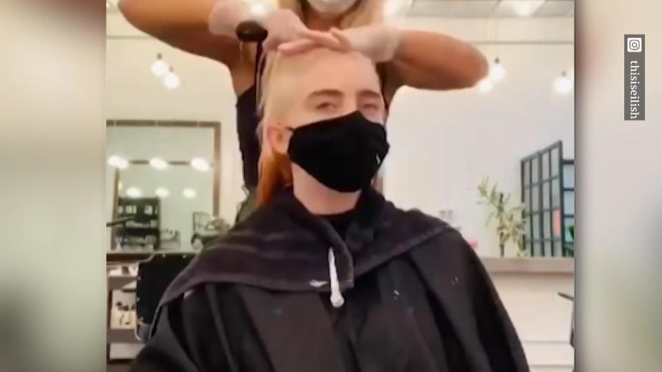 Von schwarz-grün zu blond Video zeigt Billie Eilishs Haar-Transformation