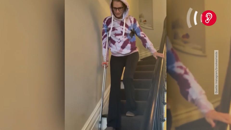 Nach Sportunfall musste sie neu laufen lernen Brooke Shields kann wieder Treppen steigen