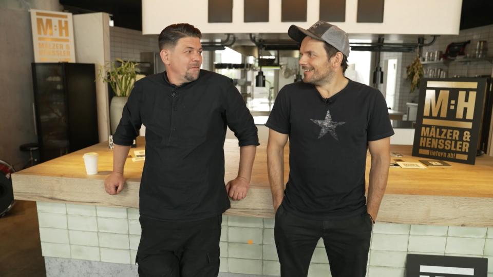 "Mälzer und Henssler liefern ab!" Tim Mälzer und Steffen Henssler haben sich richtig lieb