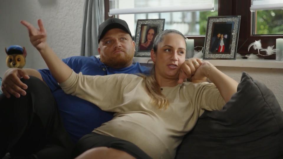 Niemand wusste von dem Sommerhaus-Antrag So hat Menowin den Verlobungsring rein geschmuggelt