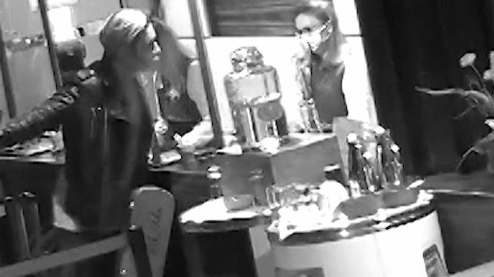 Zweifel an antisemitischem Ofarim-Skandal Überwachungsvideo aus dem Hotel aufgetaucht