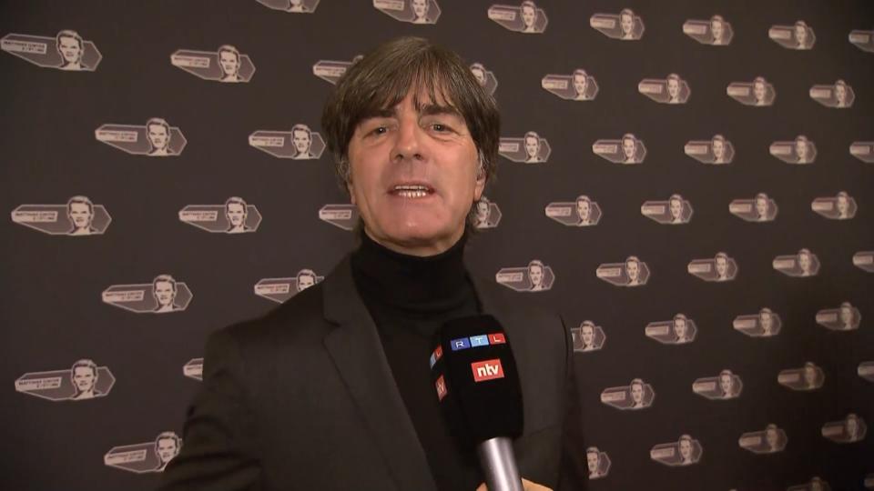 Exklusives Videomaterial Jogi, wer ist denn deine reizende Begleitung?