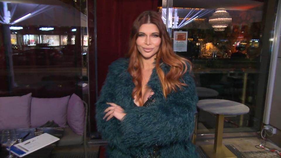 "Du kommst hier nicht rein" Micaela Schäfer als sexy Türsteherin