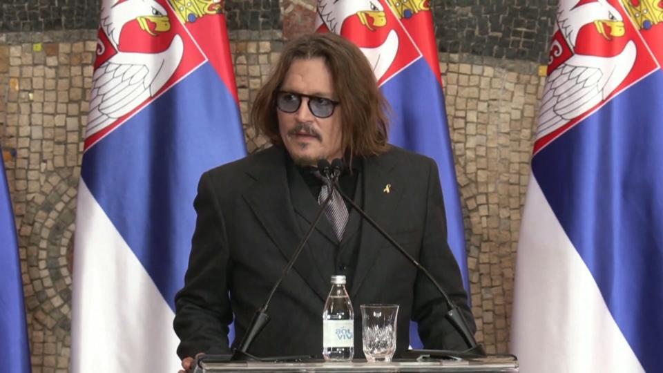 Bewegte Worte bei Verleihung Medaille und Neustart für Johnny Depp?