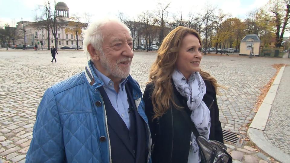 Nach sieben Jahren Beziehung Verlobt mit 86! Dieter Hallervorden im Glück