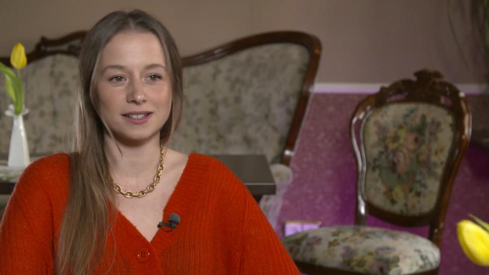 Gründe für den Imagewechsel Senta-Sofia Delliponti trennt sich ihrem Namen "Oonagh"