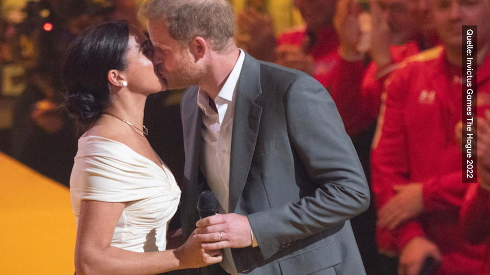 Sie zelebrieren ihre Liebe bei Invictus Games Hier knutscht Harry seine Meghan - vor XXL Publikum