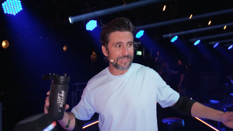 Tom Beck hat es geschafft So wird man deutscher Luftballon-Meister