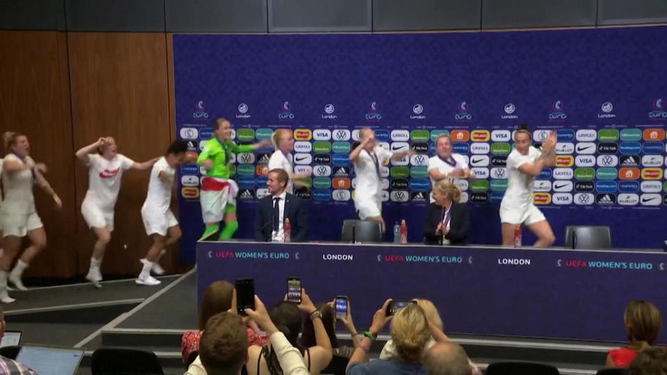 Bundestrainerin total stolz DFB-Heldinnen haben das Herz von Fußballdeutschland erobert