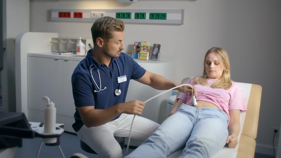 Nicolas Puschmann wieder bei "Unter uns" Dr. Richard Schilling ist für Cilly da
