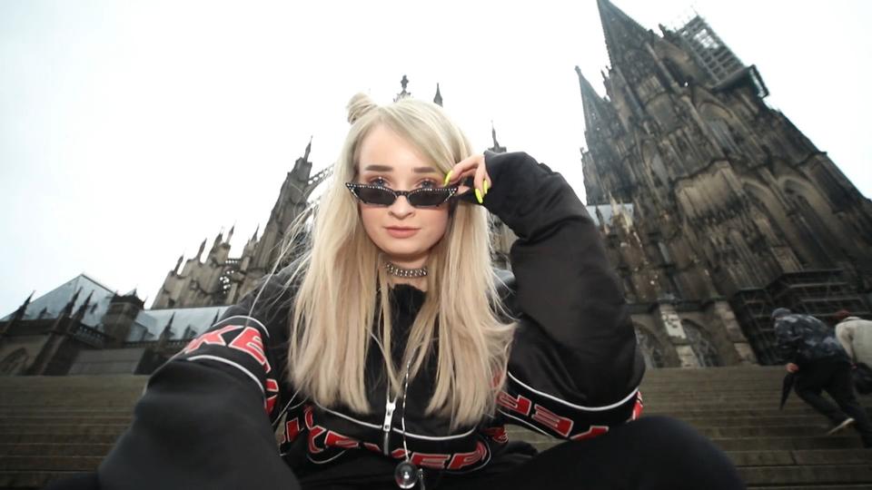 Heimische Produzenten lehnten sie ab Deutsche Sängerin Kim Petras erobert US-Charts