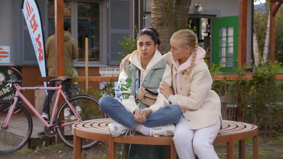 AWZ-Folge vom 09.12.22 Leyla bangt um ihren verletzten Vater