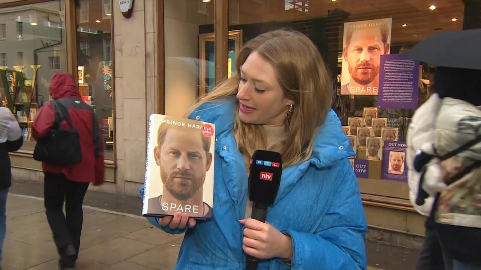 Schon am Erscheinungstag? Wird Prinz Harrys Buch zum halben Preis verramscht?