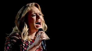 Adele weint bittere Tränen im Netz