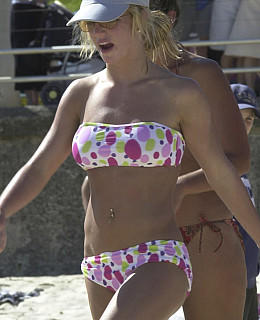 Britney Spears Figur Bikini 250000 Euro schönheitsoperation