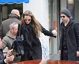 Brad Pitt Angelina Jolie Venedig Kind Shiloh oder Knox Rätselraten