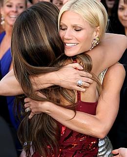 Penelope Cruz Erster Aufritt nach Geburt Oscar 2011