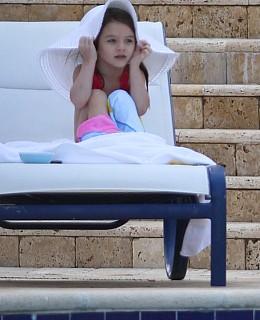 suri cruise katie holmes hotel pool miami beach