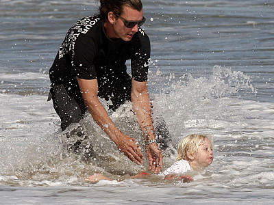 Gwen Stefani und Gavin Rossdale mit Kindern am Strand