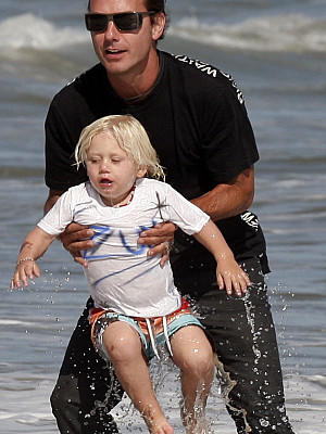 Gwen Stefani und Gavin Rossdale mit Kindern am Strand