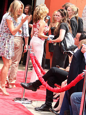 Jennifer Aniston verewigt sich am Grauman\'s Chinese Theatre