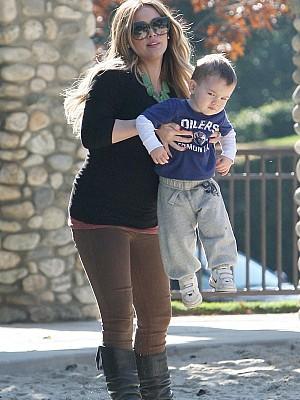 Hilary Duff Schwanger Spaziergang Baby
