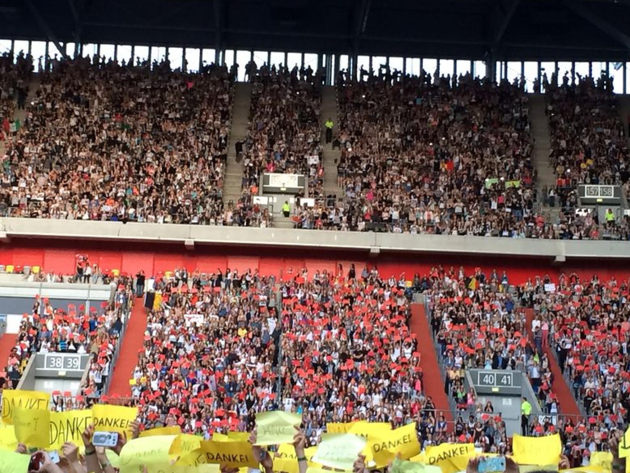 Kreisch-Alarm beim 'One Direction'-Konzert in Düsseldorf