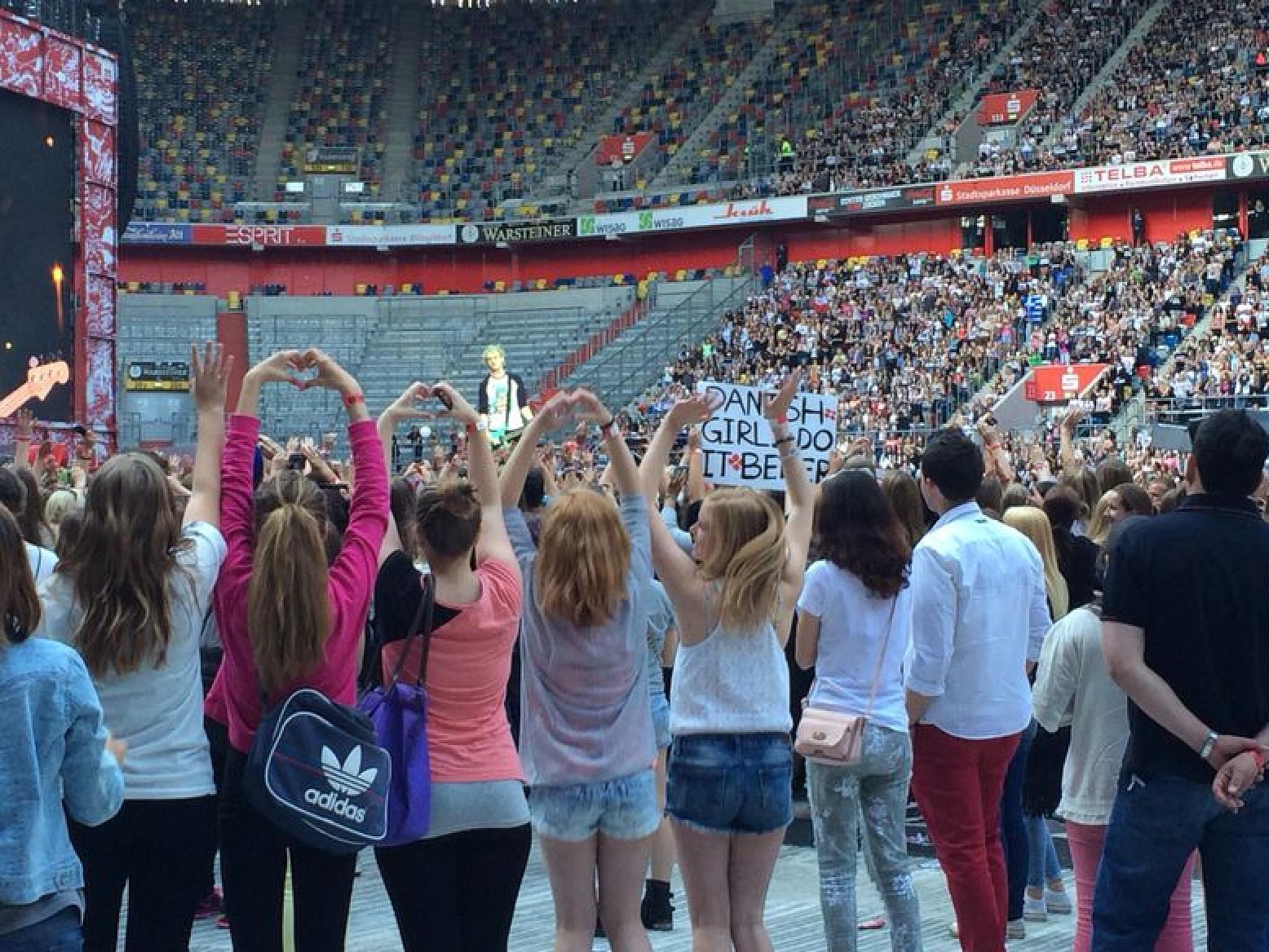 Kreisch-Alarm beim 'One Direction'-Konzert in Düsseldorf