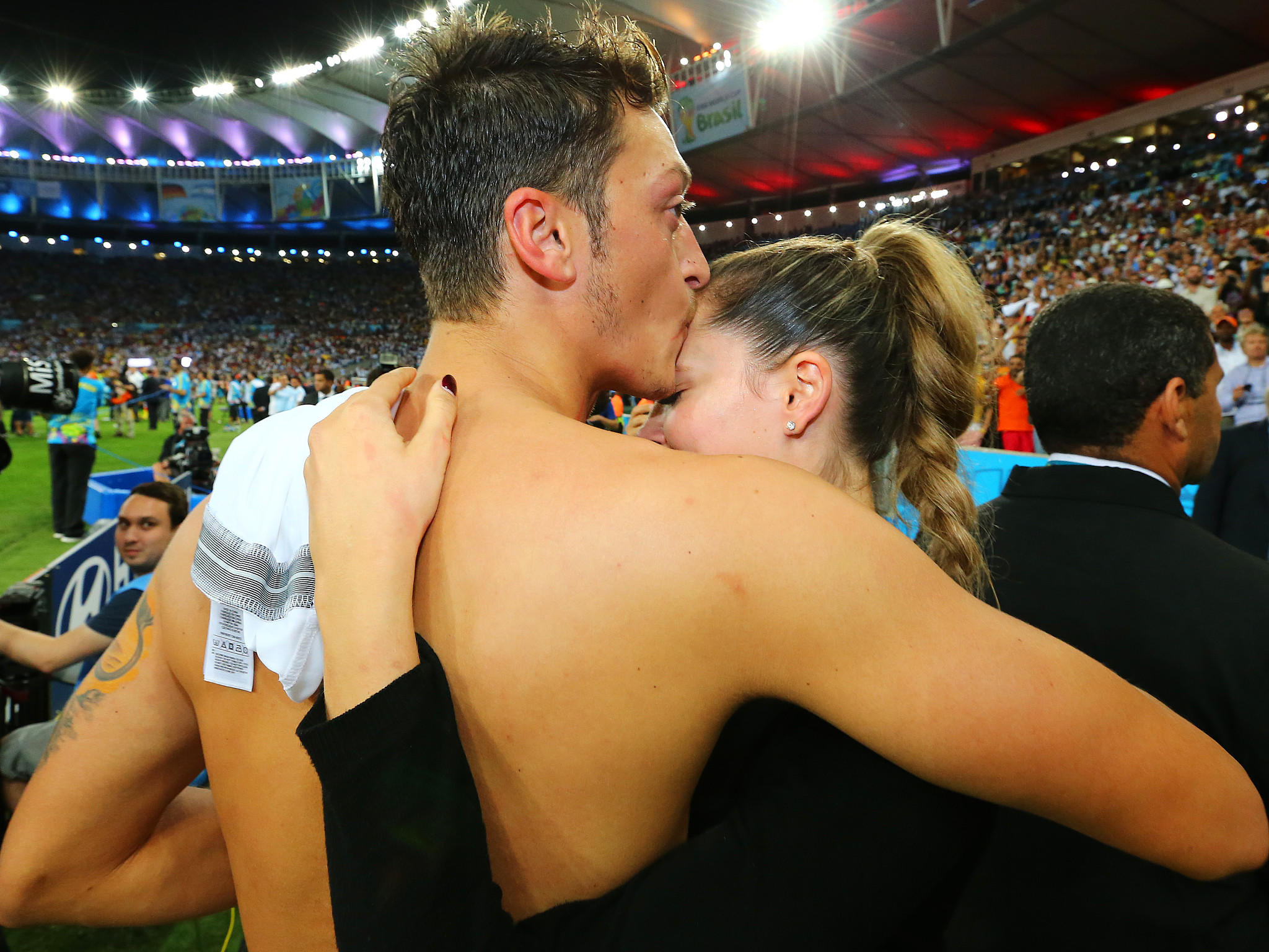 WM 2014: Die Spielerfrauen gratulieren den Weltmeistern