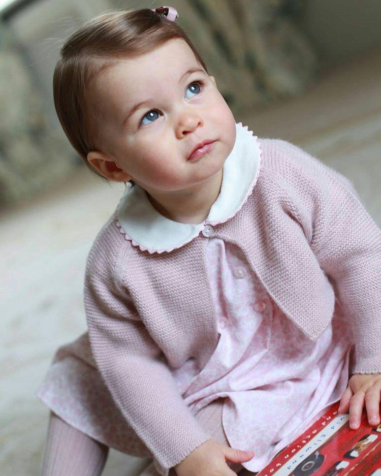 37+ Neue bilder prinzessin charlotte , Prinzessin Charlotte Neue Fotos anlässlich ihres ersten Geburtstages