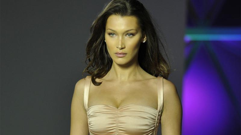 Bella Hadid fühlte sich lange nicht wohl in ihrer Haut