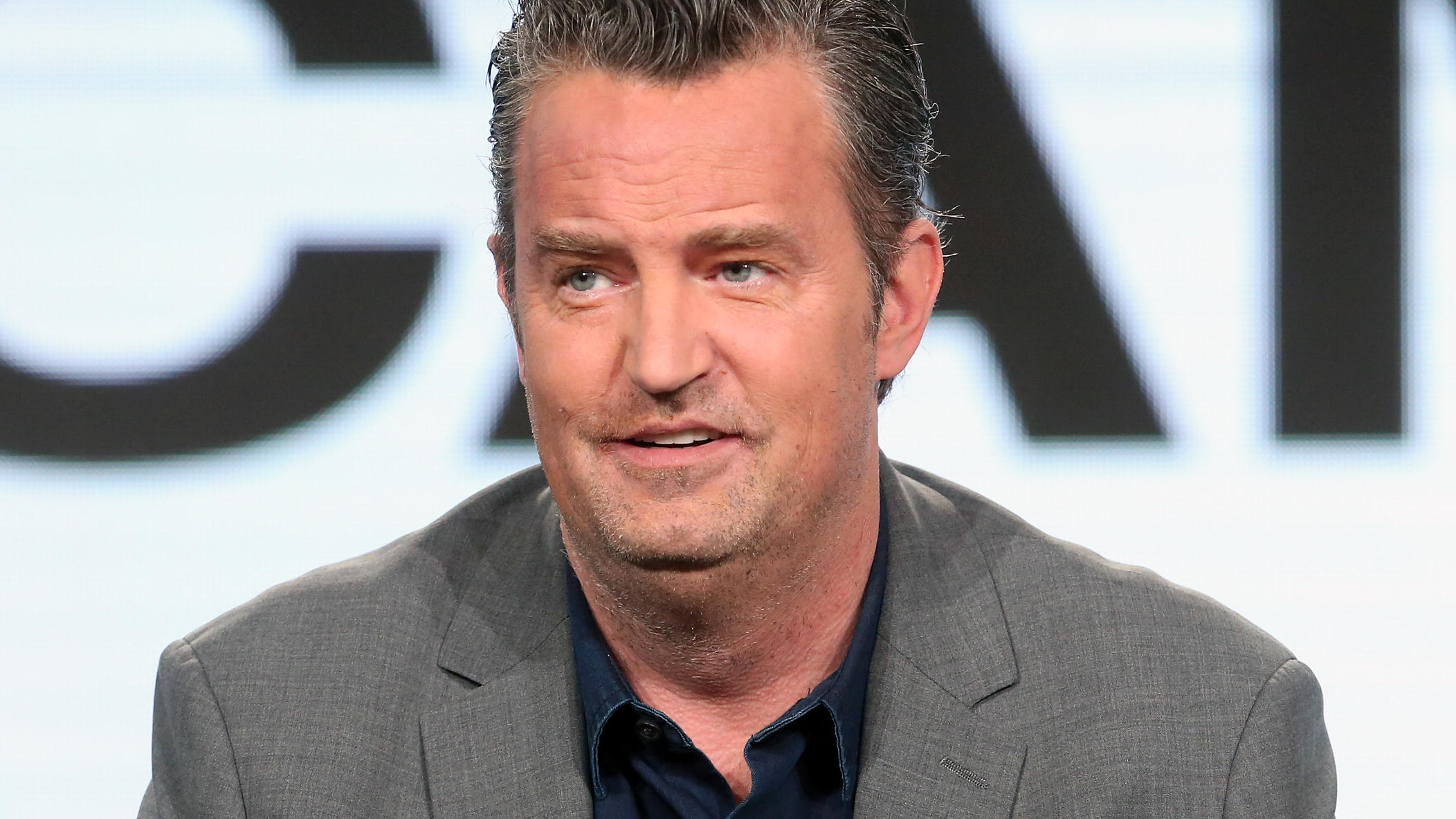 Matthew Perry Im Krankenhaus So Geht Es Dem Friends Star Nach Seiner Darm Op