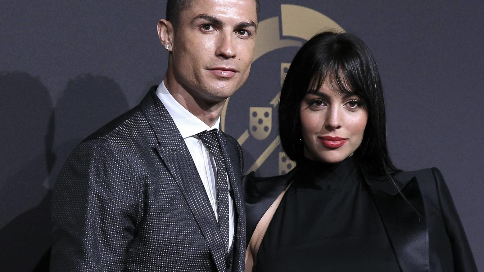 Cristiano Ronaldo Und Georgina Rodriguez Verbringen Ihren Liebesurlaub Auf Sardinien