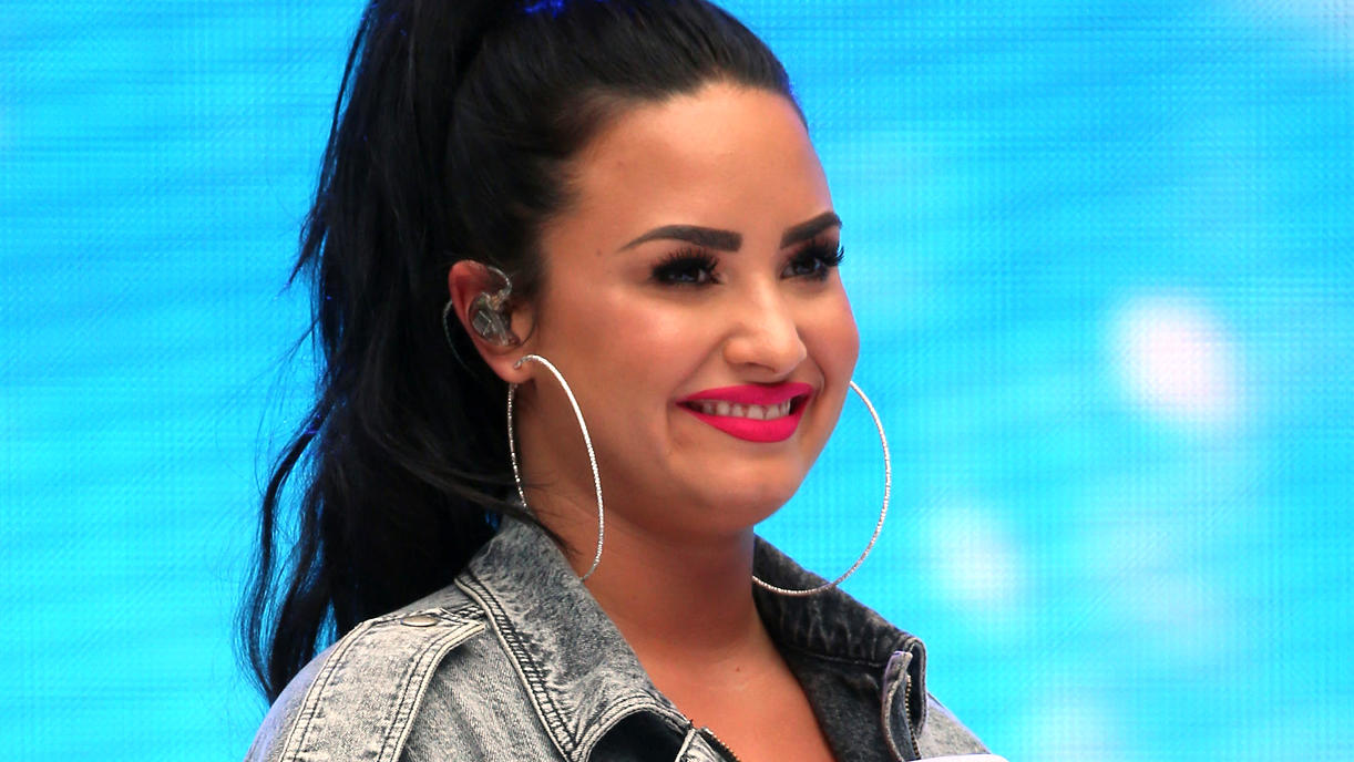 Demi Lovato wurde beim Rumknutschen mit einem alten Bekannten aus dem Entzug gesichtet.