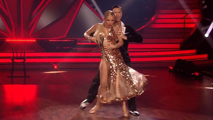 Sexy Brünette Zeigt Eine Show Sexy Brünette Zeigt Eine Show