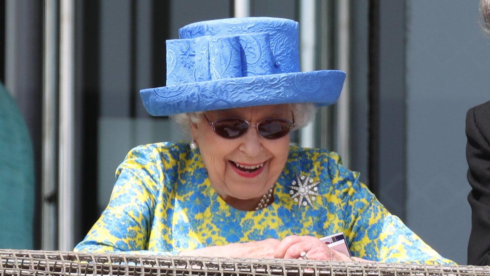 Queen Elizabeth II.: Spaß beim Pferderennen - auch ohne Sieg