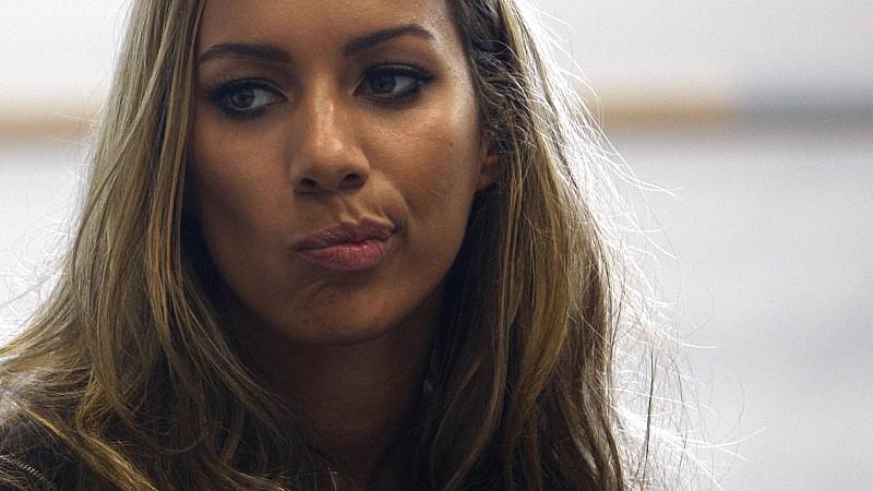 Schock: Verwirrter Fan schlägt Leona Lewis