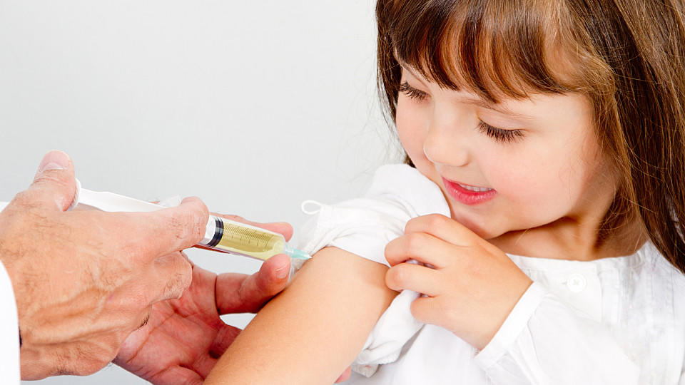 Corona-Impfung für Kinder: Biontech & Pfizer starten ...