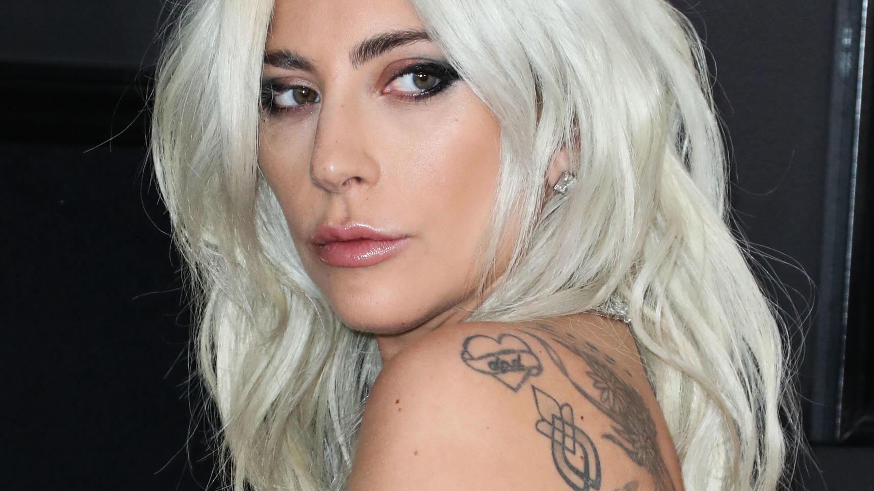 Lady Gaga gesteht: „Ich habe mich lange Zeit geritzt“ - VIP.de, Star News