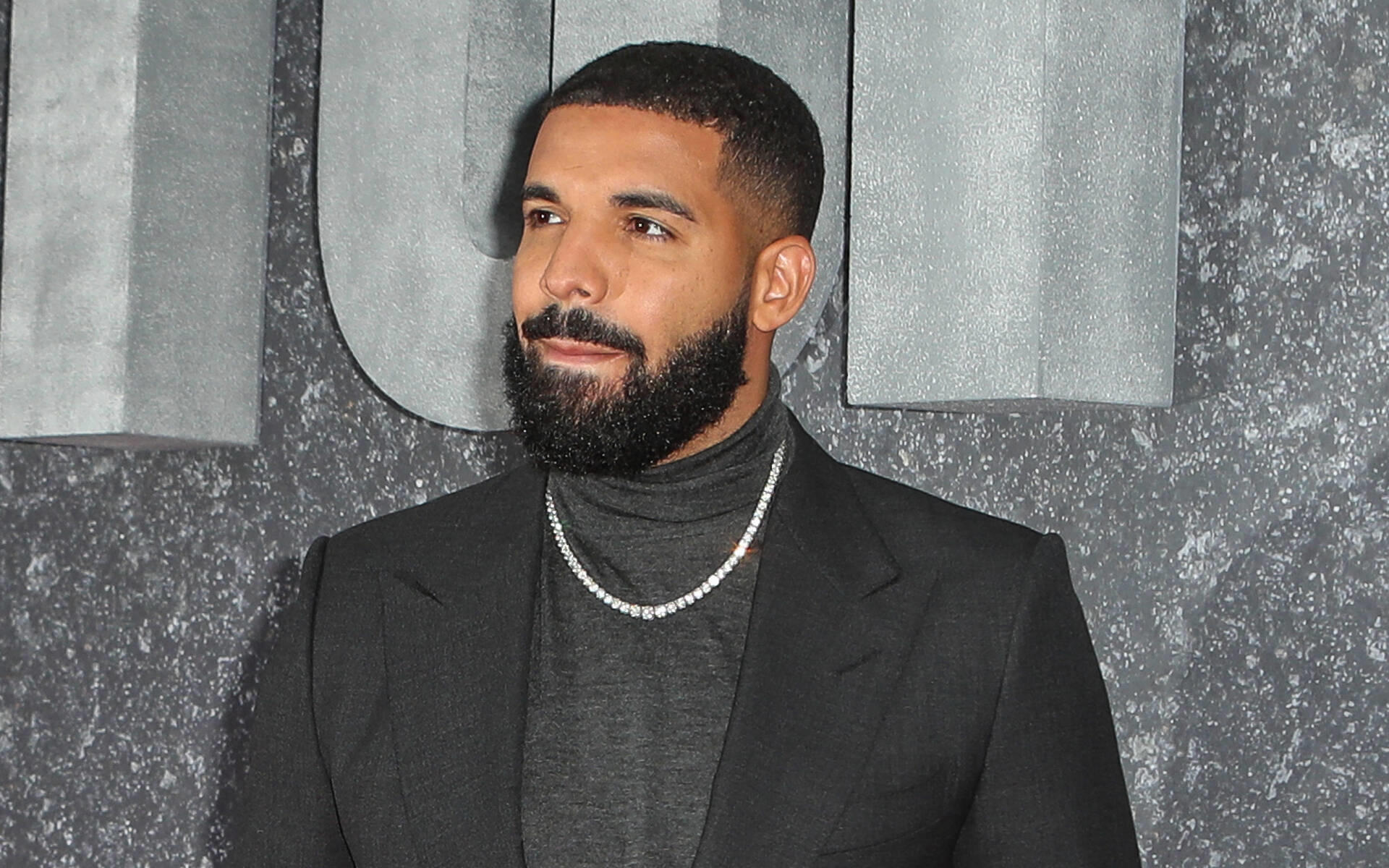 Drake Hofft Auf Rihannas Segen Fur Kollaboration Mit Chris Brown